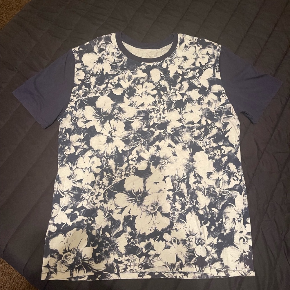 Bundle 2 t shirts